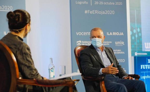 Pérez-Reverte: «Este país se vuelve más miserable conforme se niega el diálogo al adversario»