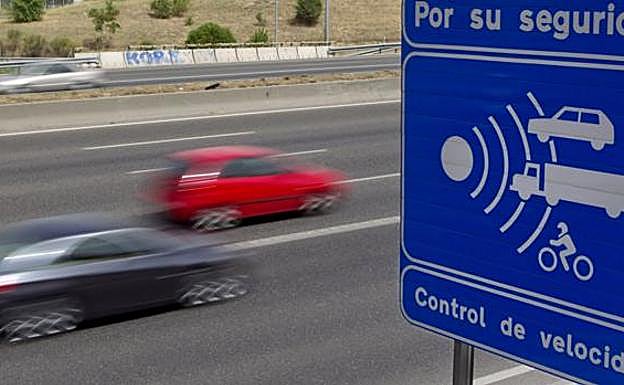 La DGT aclara los bulos más comunes sobre radares y la velocidad
