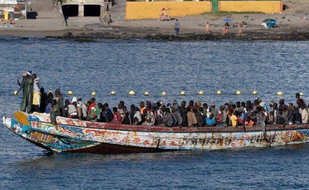 Exteriores advierte a Senegal contra la inmigración irregular