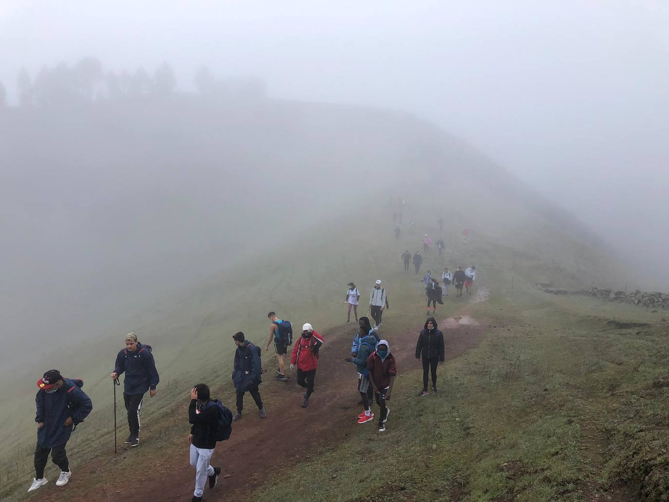 Fotos: Camino de Los Valores llega a su fin entre niebla y lluvia