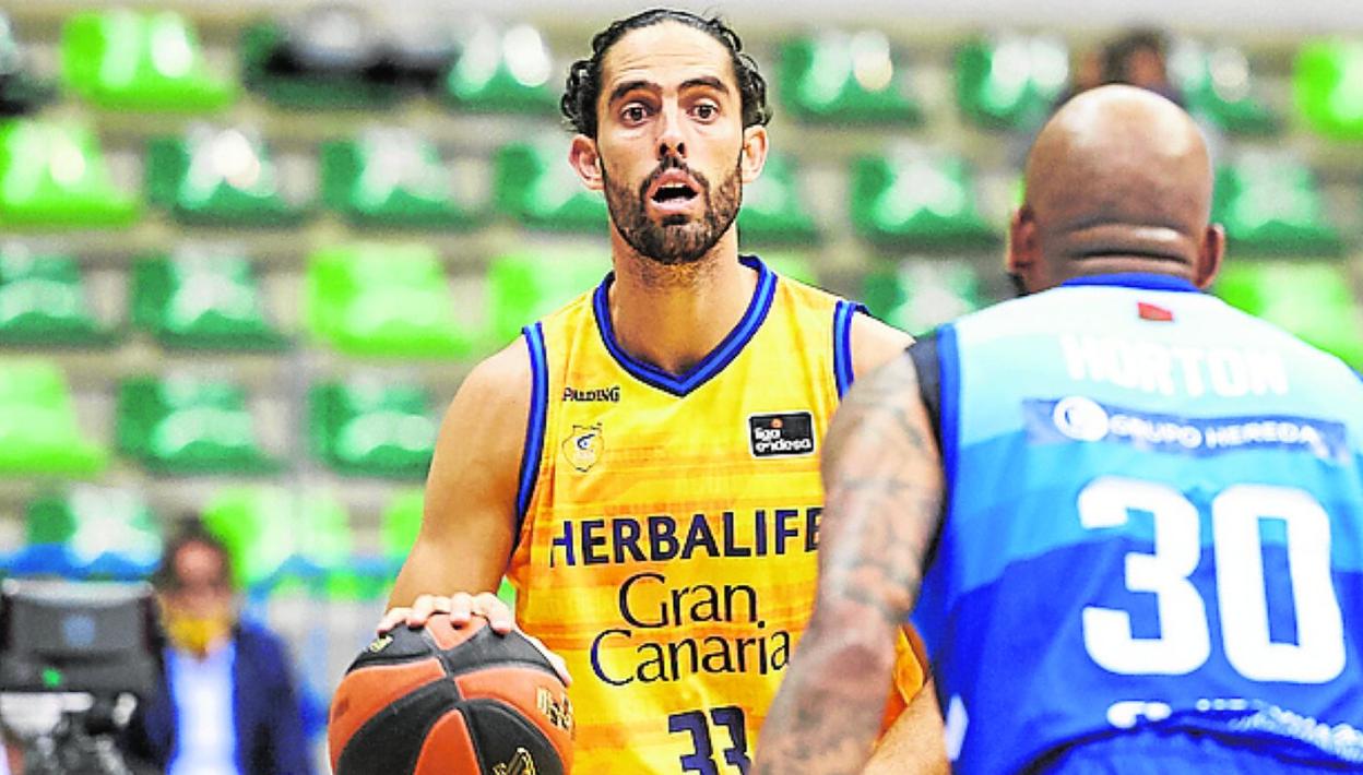 Beirán busca una opción en el duelo ante el Burgos. 