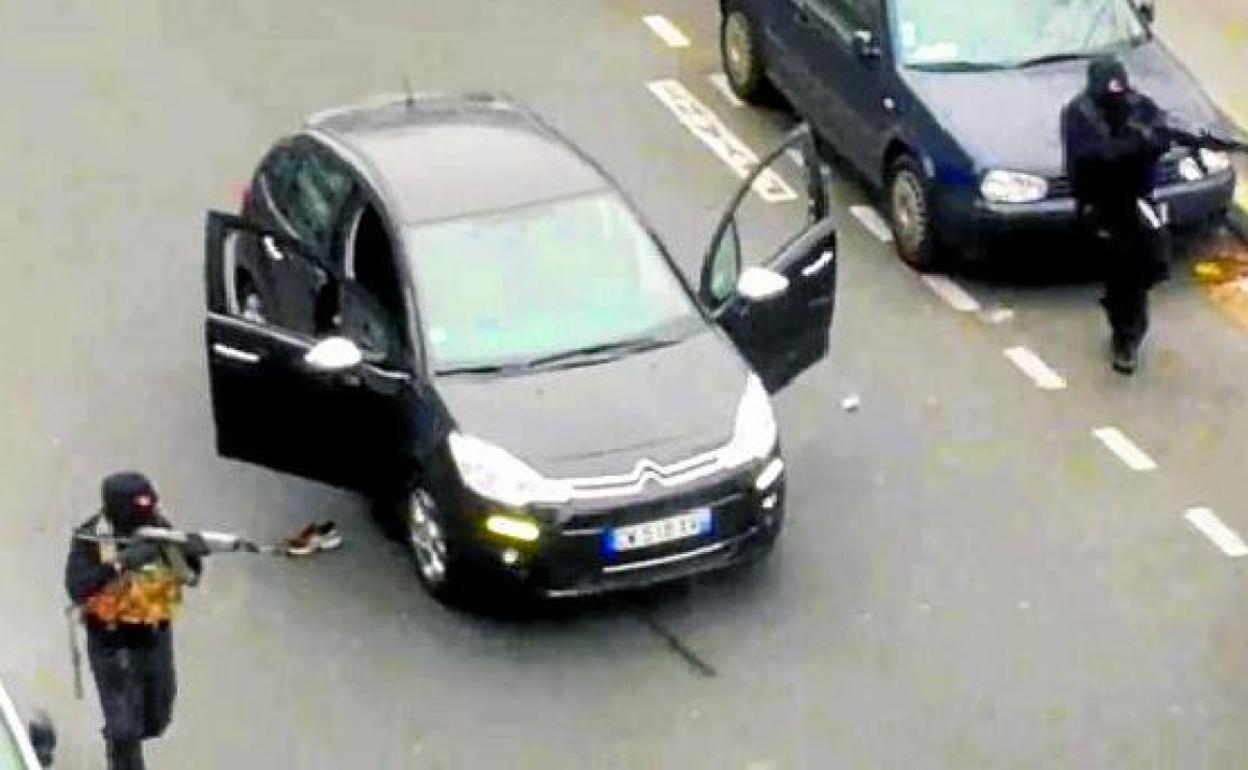 Imagen de archivo del ataque de 2015 contra la sede del semanario satírico 'Charlie Hebdo'.