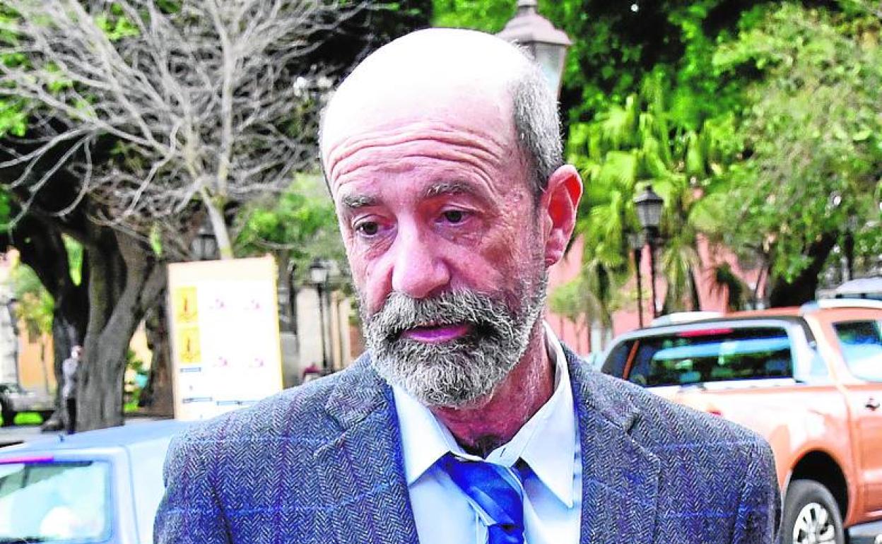 Santiago Pérez, ante los juzgados de La Laguna. 