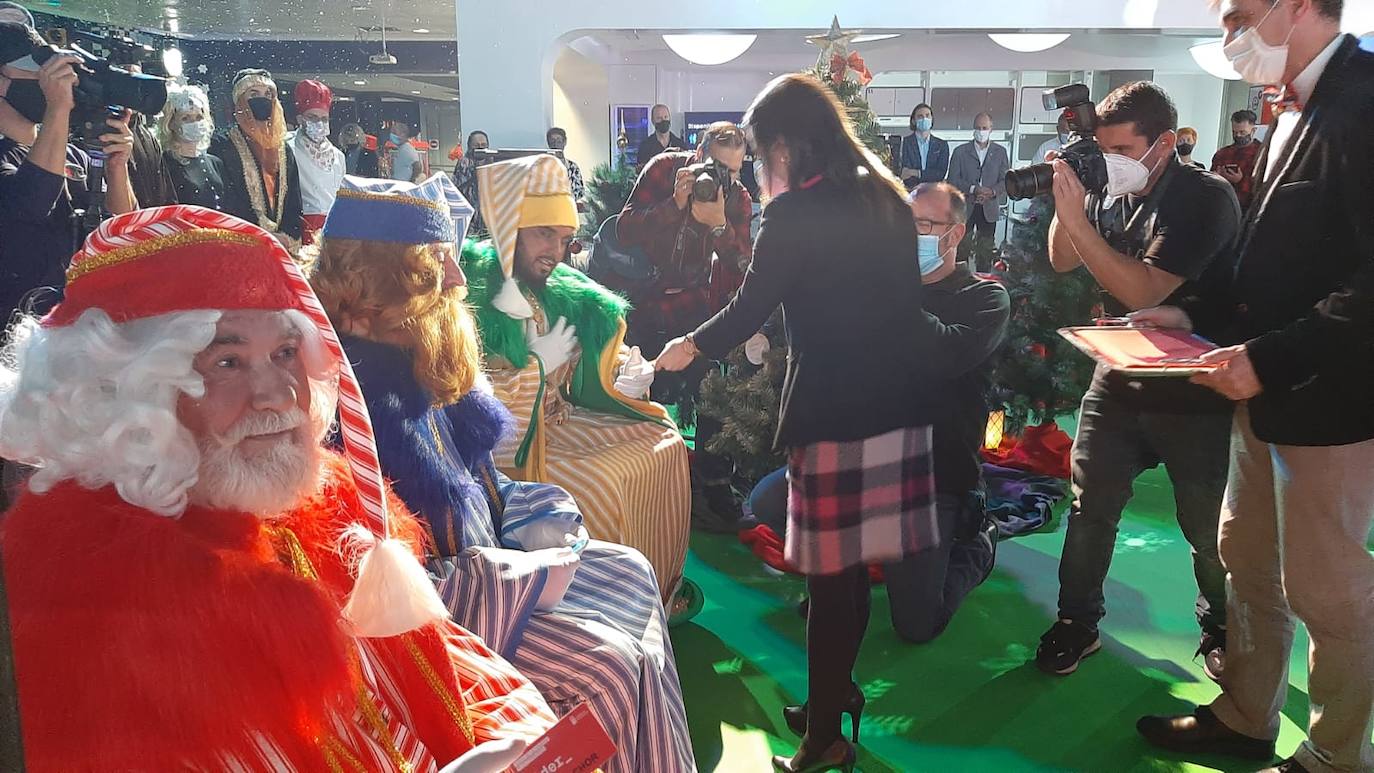 Fotos: Los Reyes Magos de Oriente acercan la Navidad al Museo Elder