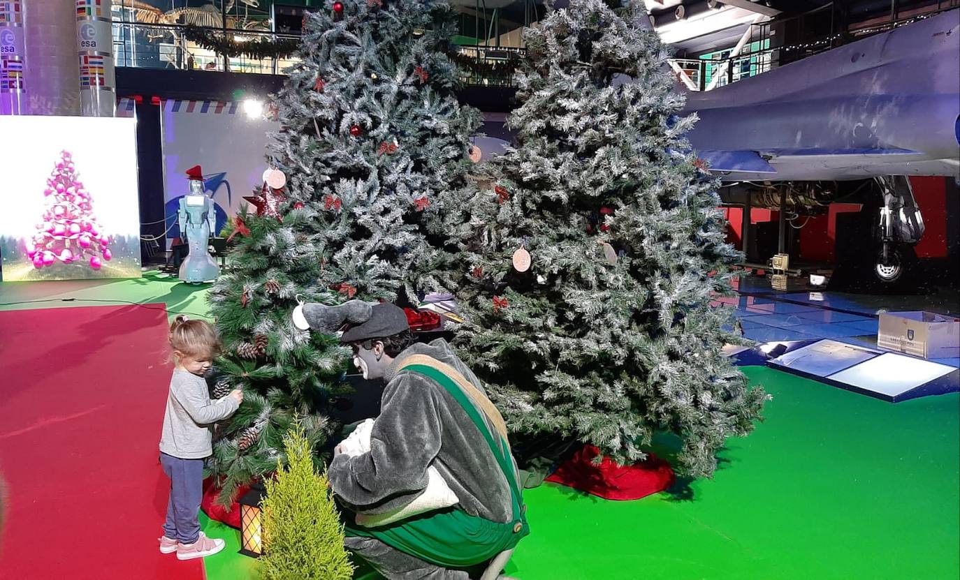 Fotos: Los Reyes Magos de Oriente acercan la Navidad al Museo Elder