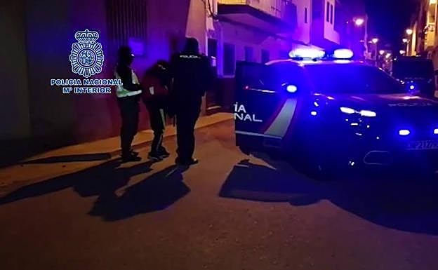 A prisión tras amenazar con un machete a varios viandantes
