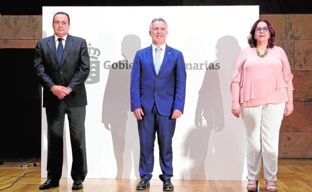 Dos crisis políticas en plena tormenta sanitaria