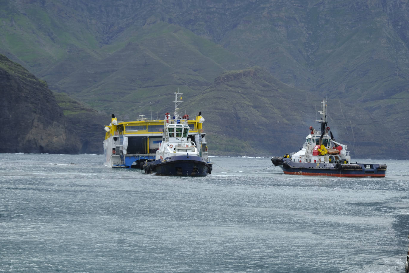 Fotos: Agaete sigue pendiente de las tareas de rescate del Bentago Express