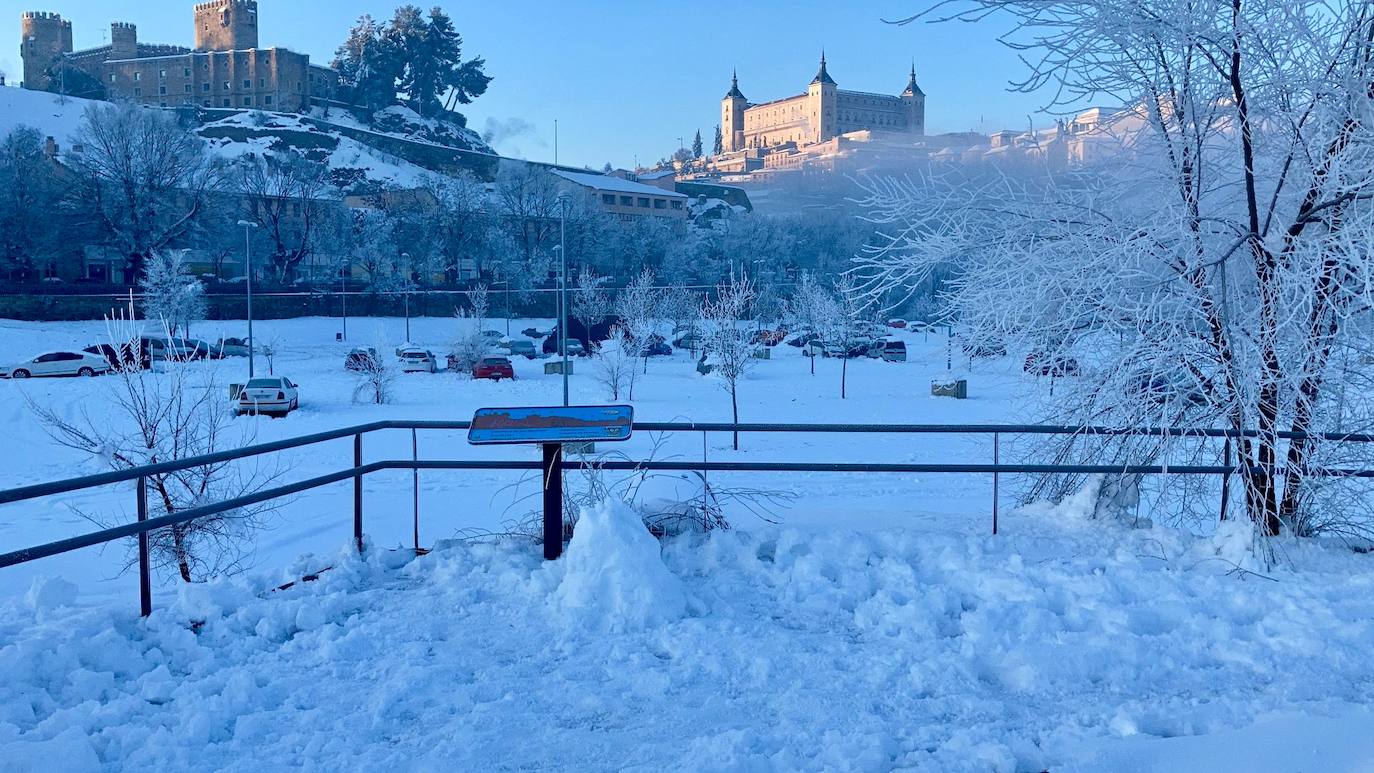 La ciudad de Toledo sigue paralizada por la nieve