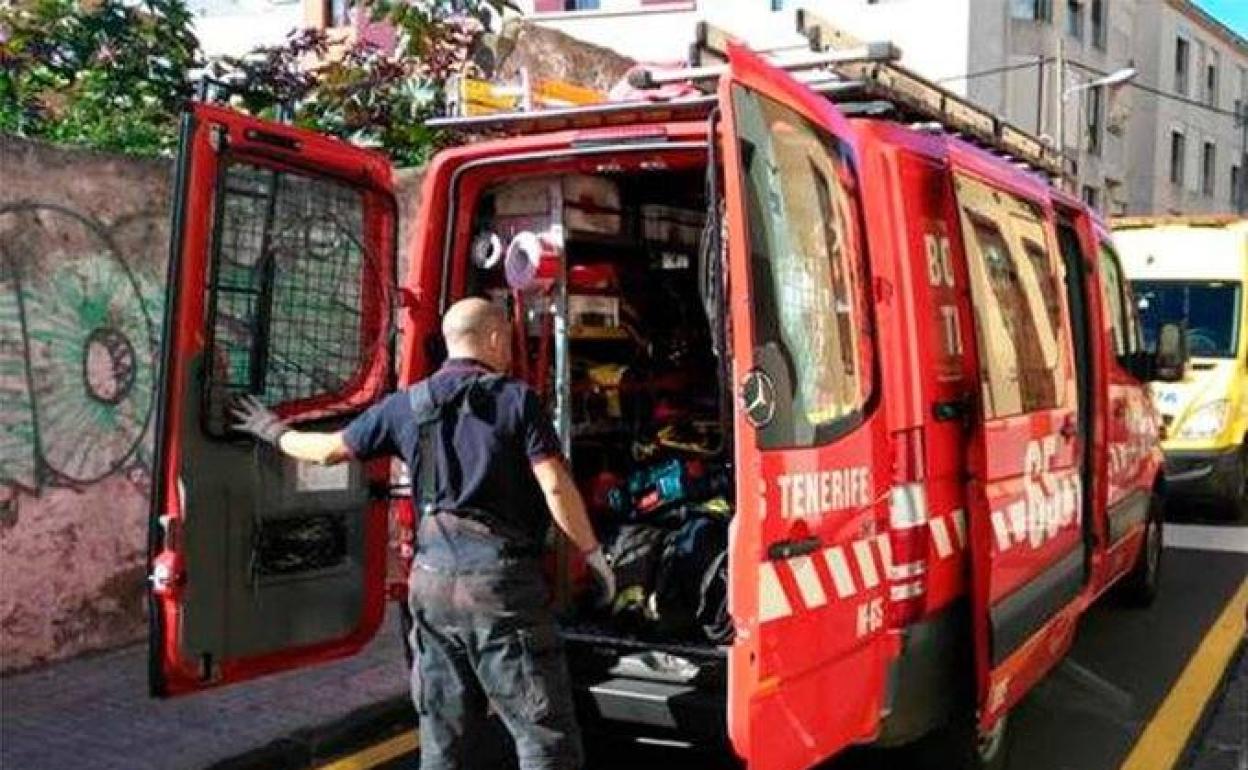 Sofocan un incendio en una vivienda en Santiago del Teide