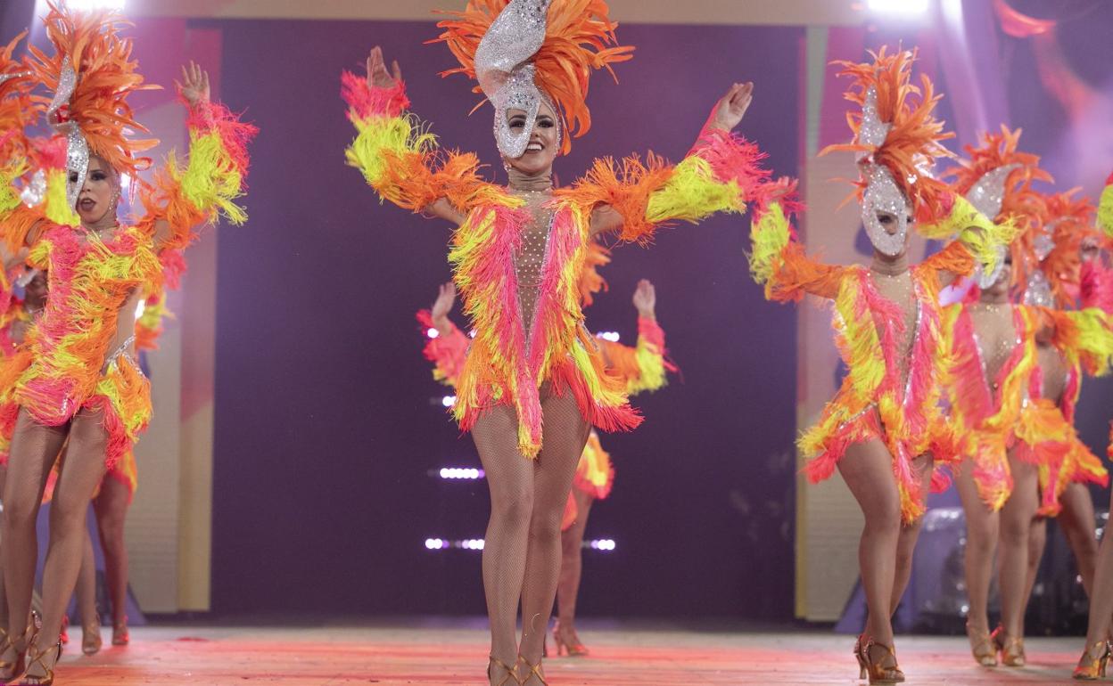 Imagen de archivo de una actuación de la comparsa Kisamba. 