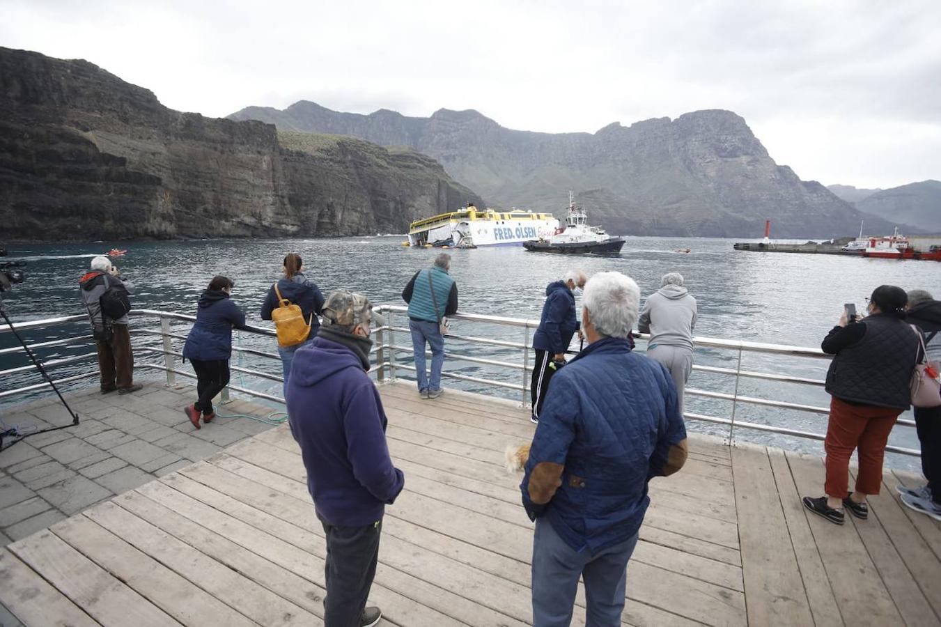 Fotos: Así está el ferri encallado en Agaete