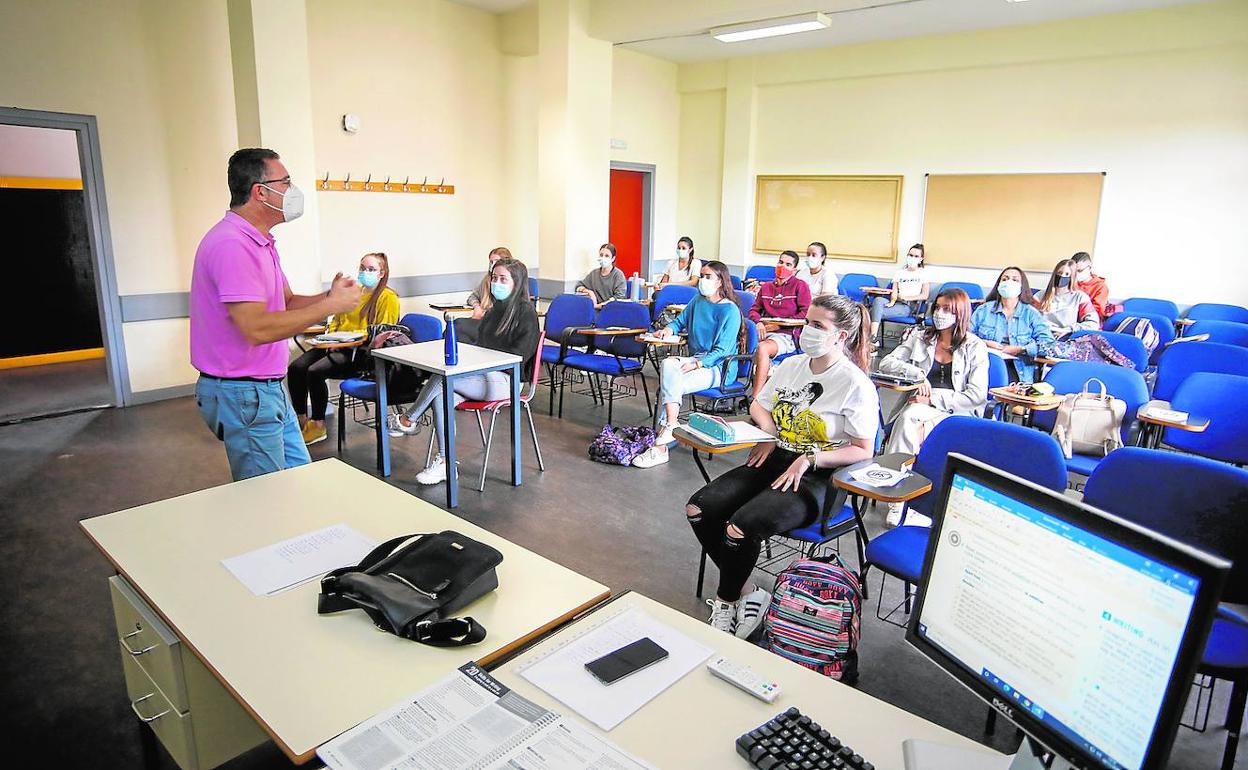 Imagen de archivo de una clase en CC de la Educación el pasado octubre. COBER