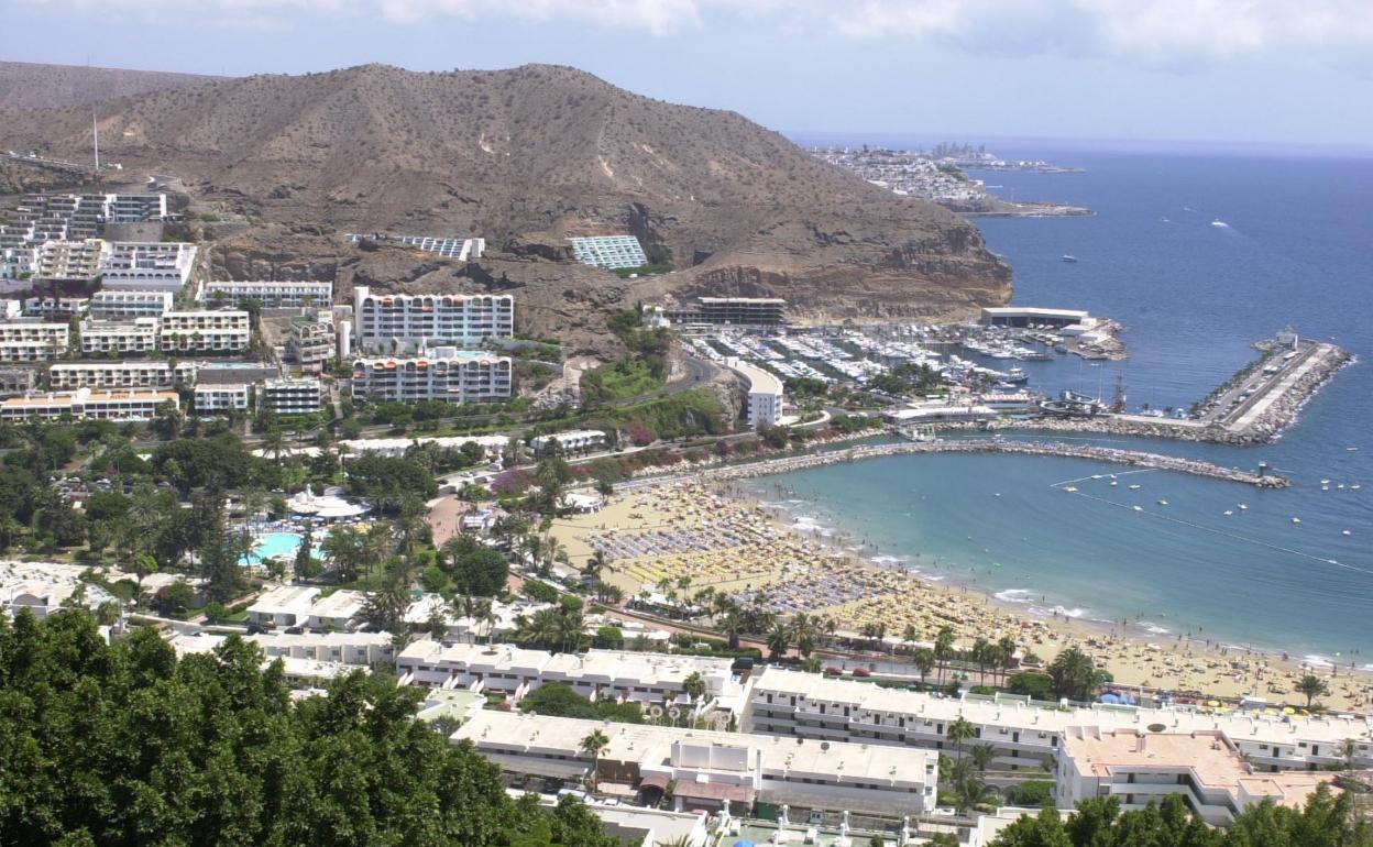 Los hoteleros piden a los ayuntamientos que «dejen de cargarles» con gastos cuando no tienen ingresos. 