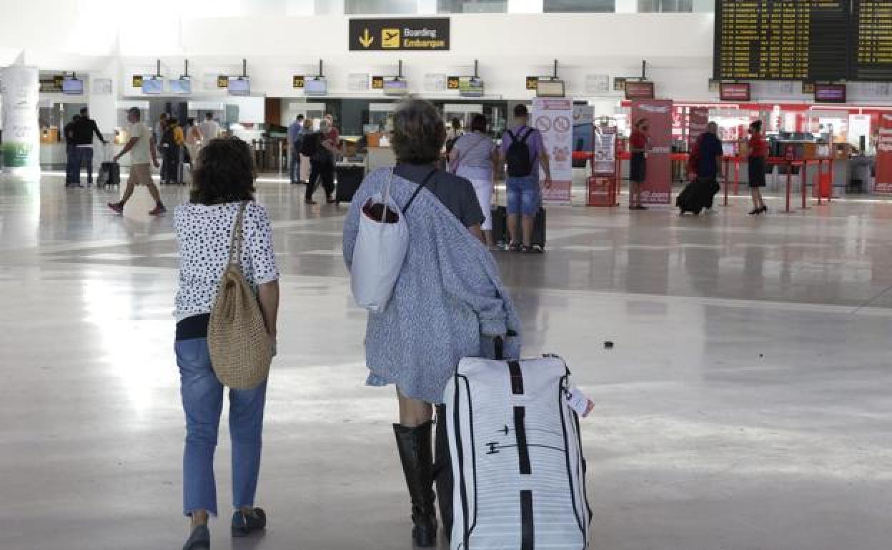 Viajeros en Guacimeta. 