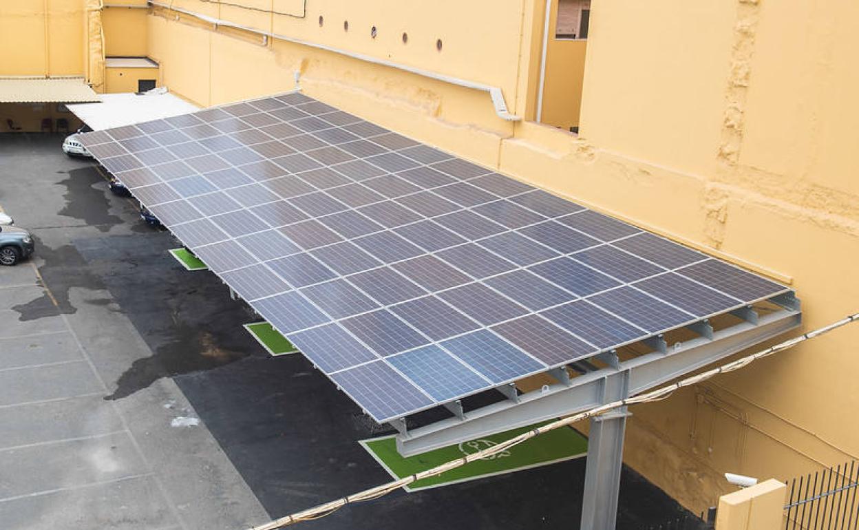 El Cabildo adjudica tres plantas fotovoltaicas para en Infecar, Casa Palacio y Edificio de Cristal