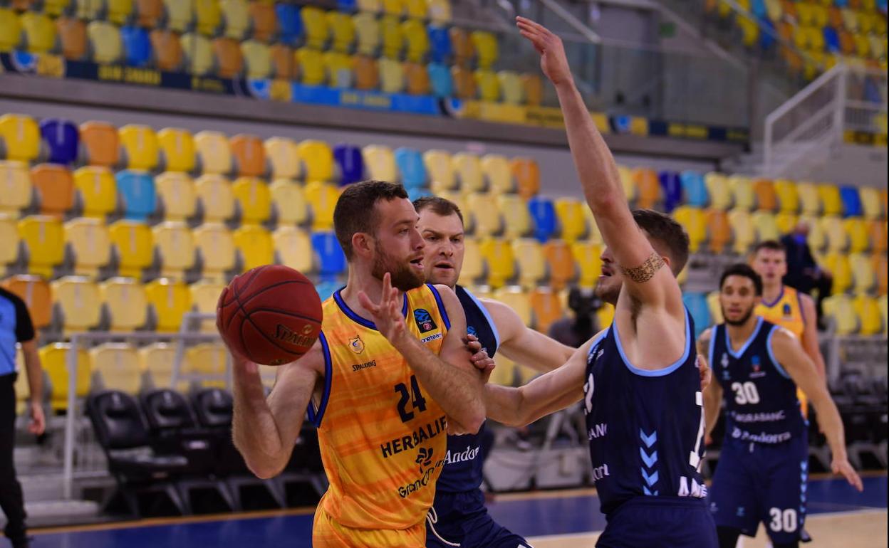 Buenos minutos de Costello en su vuelta tras superar la lesión. 