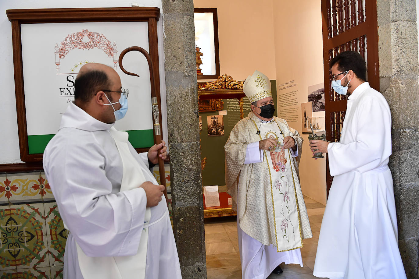 Fotos: El obispo preside el día grande de la Virgen de Candelaria en Ingenio