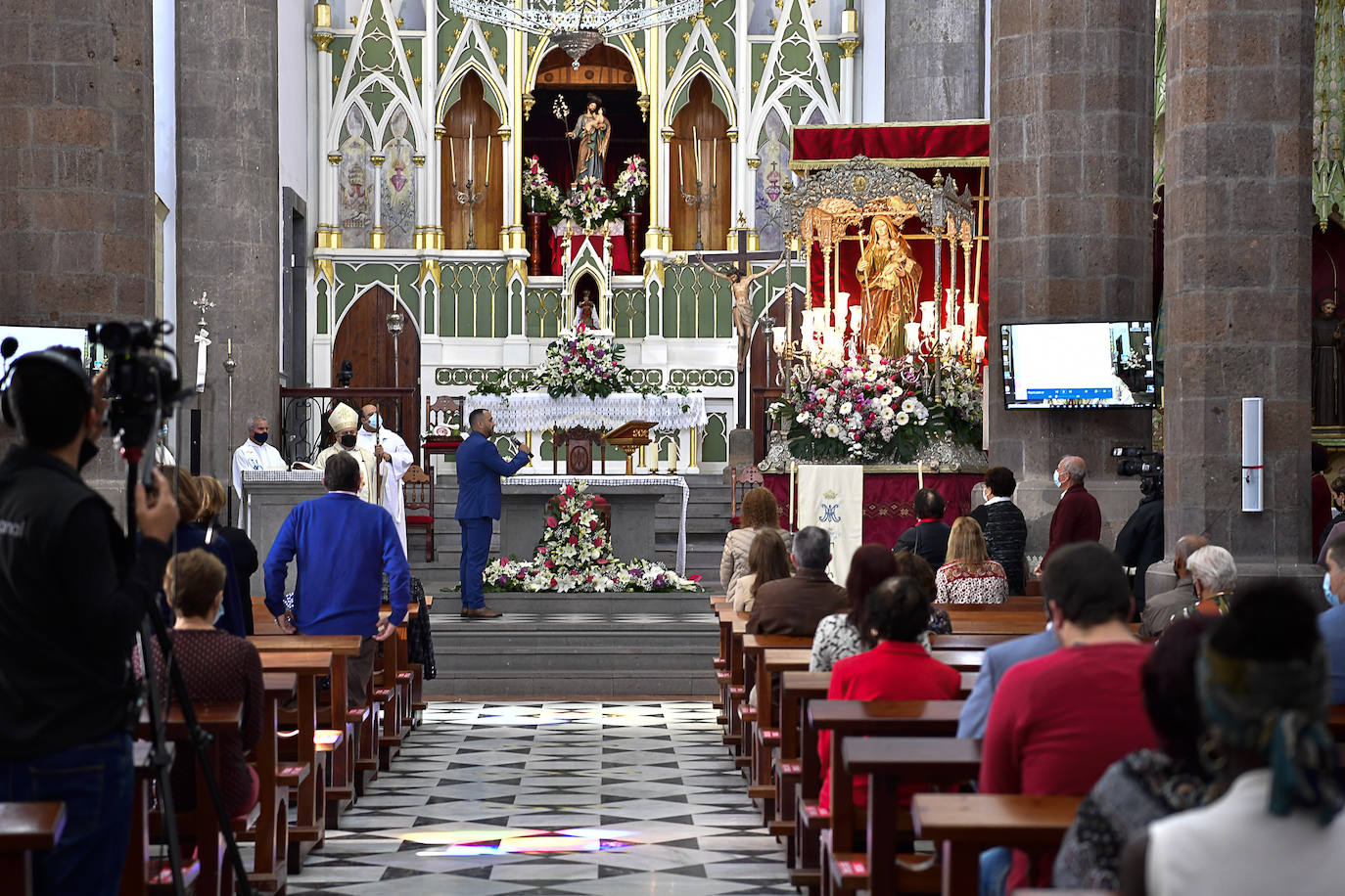 Fotos: El obispo preside el día grande de la Virgen de Candelaria en Ingenio