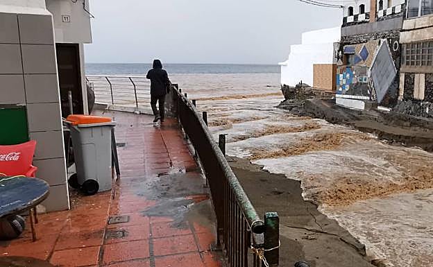 El agua corriendo por el barranco de Ojos de Garza