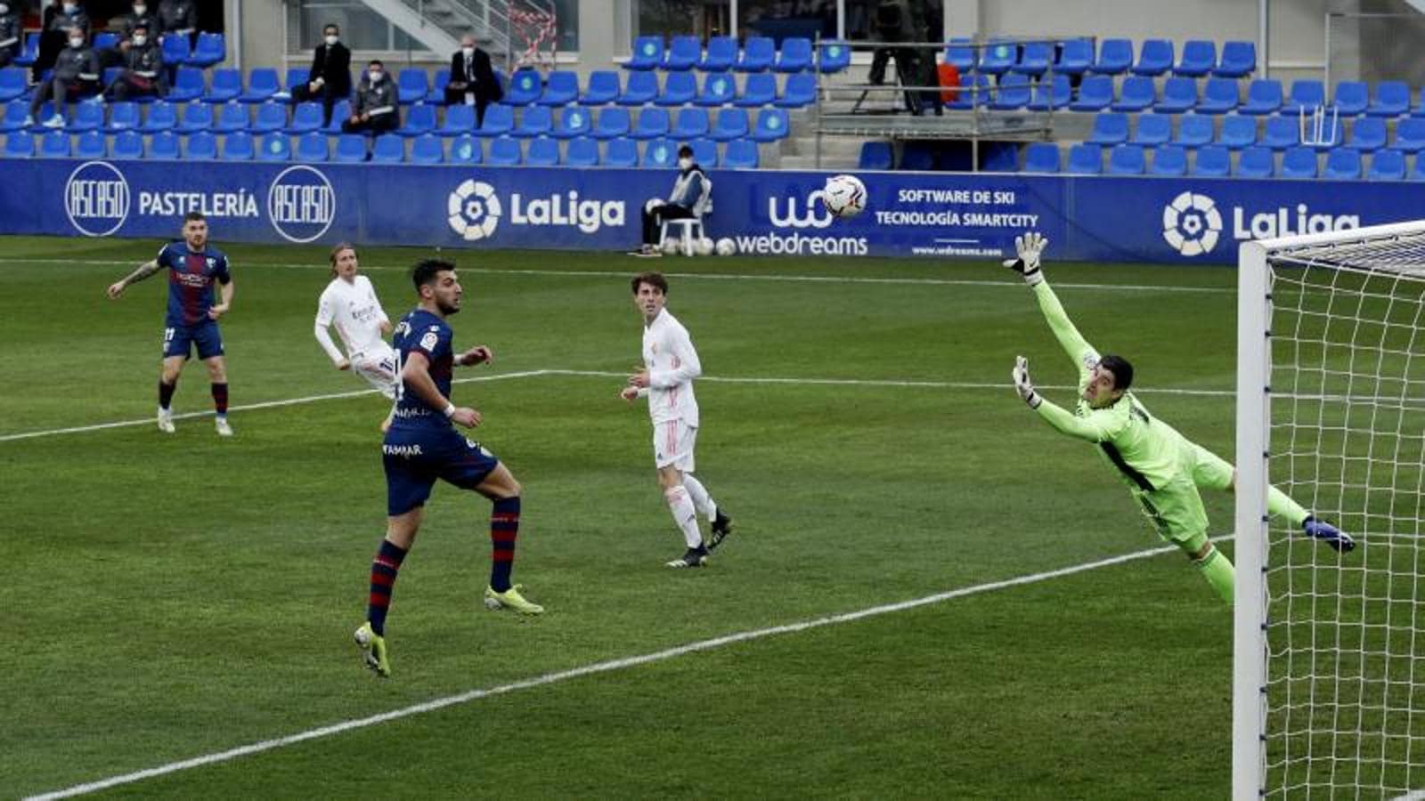 Fotos: Las mejores imágenes del Huesca-Real Madrid