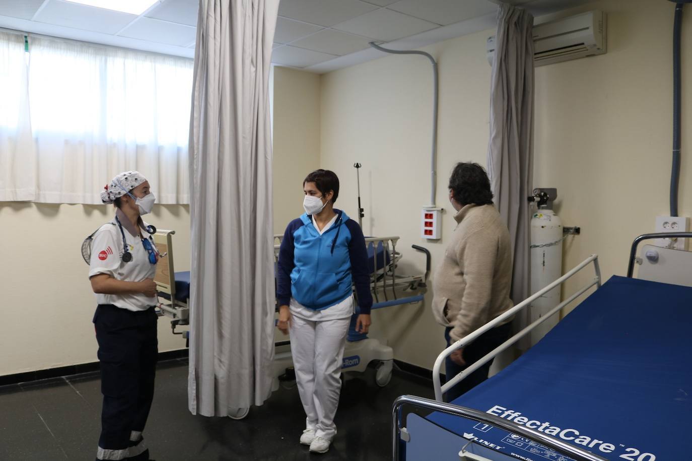 Ampliación de camas UCI en el Hospital Molina Horosa, que ya se ha quedado corta. 