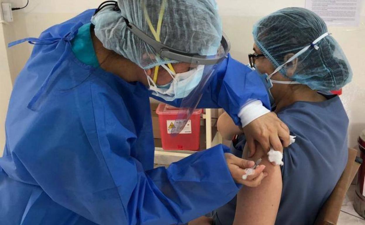 Vacunación: sin salud no hay economía