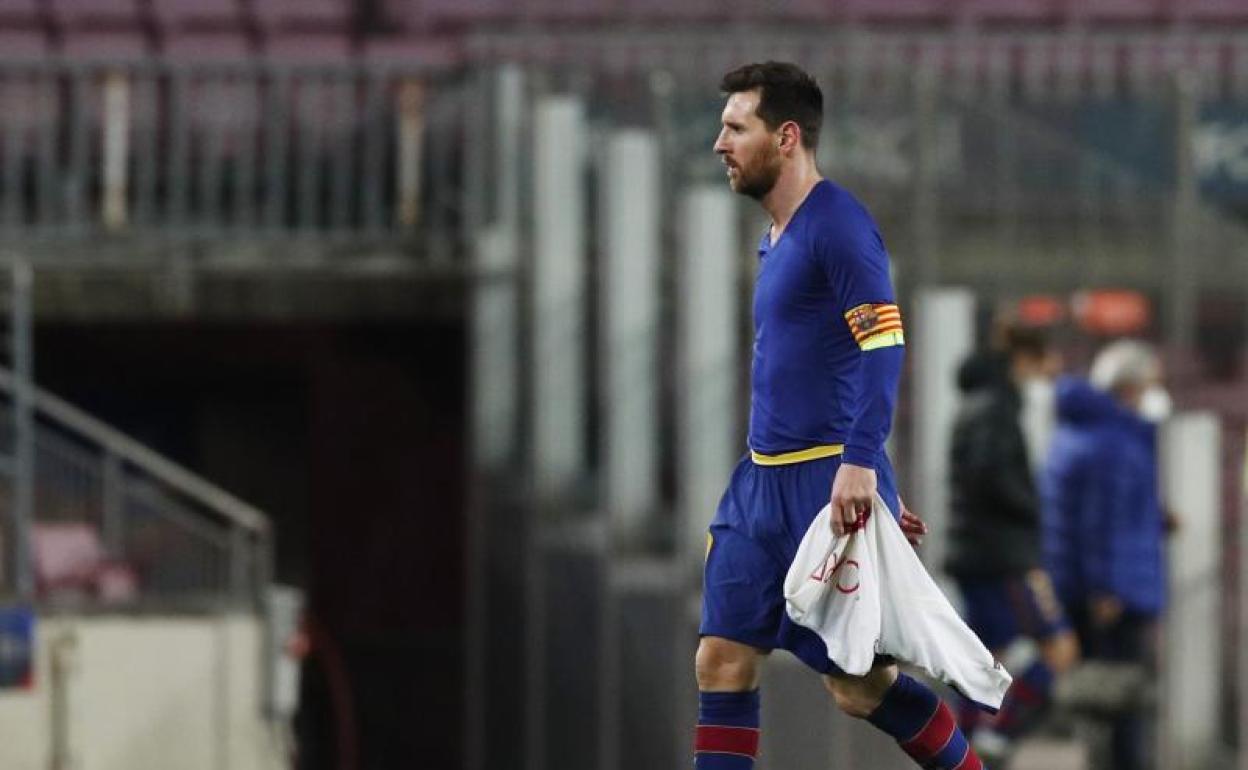 Leo Messi, al término de la debacle del Barça ante el PSG.