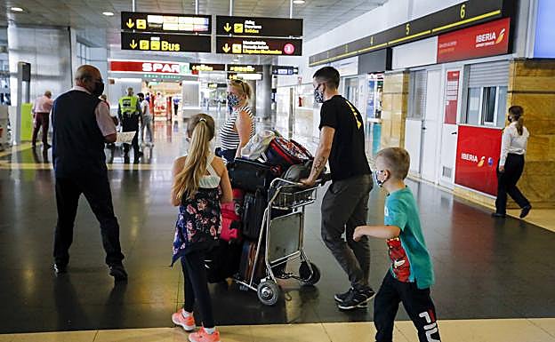 Se disparan las reservas de británicos al abrirse el país a vacaciones este verano