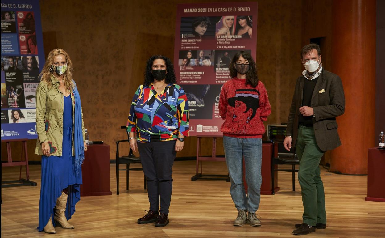 De izquierda a derecha, Hermi Orihuela, Pilar Rodríguez, Nuria Balaguer y Tilman Kuttenkeuler. 