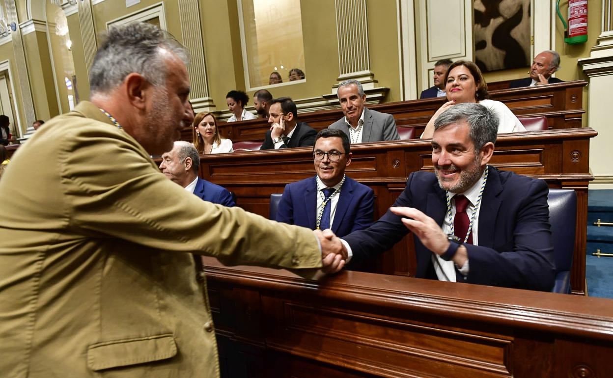 Imagen de archivo del presidente del Gobierno, ángel Víctor Torres, y el líder de CC, Fernando Clavijo. 