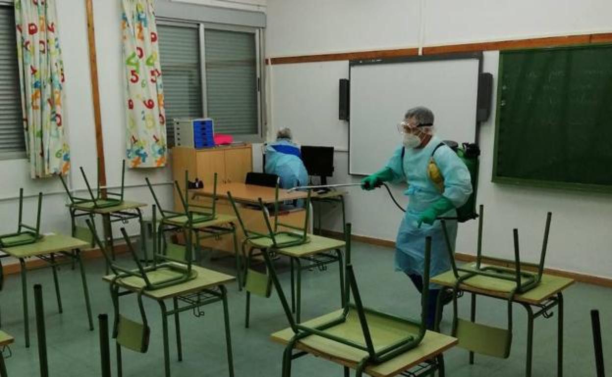 Canarias cuenta con 304 alumnos y 55 profesores con coronavirus