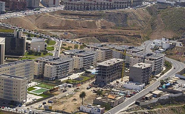 Fue trasladado al Hospital Universitario de Gran Canaria Doctor Negrín. 