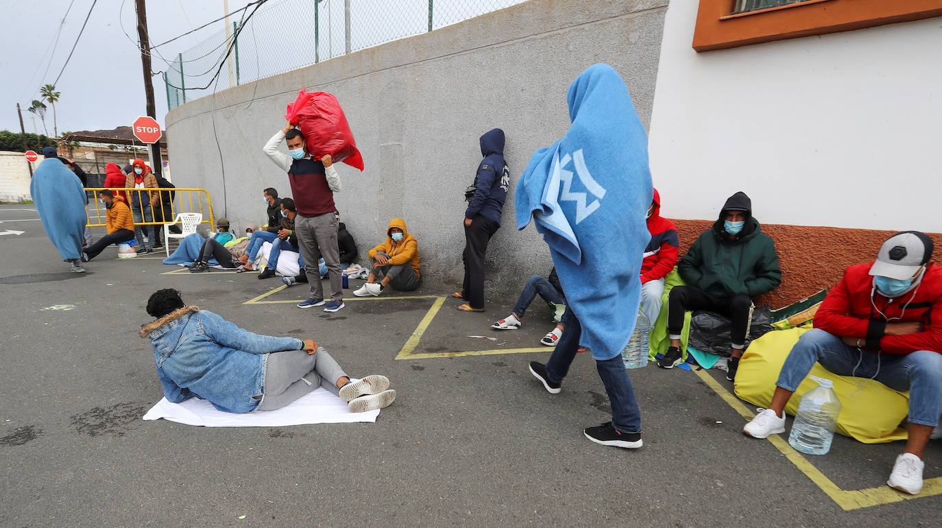 Cruz Roja asegura que no depende de ellos el regreso de inmigrantes al Canarias 50 
