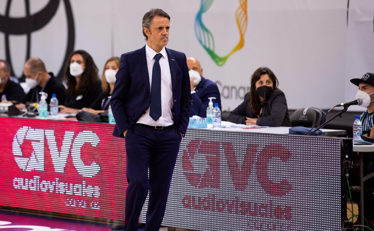Porfi Fisac, entrenador jefe del Herbalife Gran Canaria, en la vital victoria de su equipo ante el Unics Kazan. 