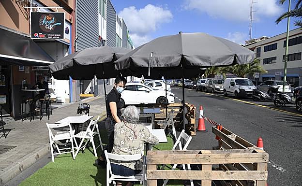 Los hosteleros registran más de 30 peticiones para instalar terrazas exprés en la ciudad