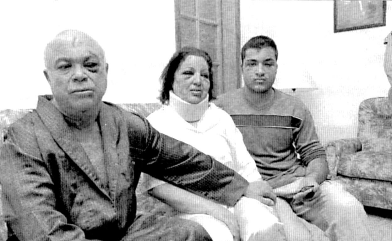 En la imagen de 2020, al empresario grancanario José Bolaños, su mujer y su hijo tras ser secuestrados. 