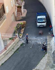 Imagen secundaria 2 - Matías Dávia, José Castellano y otra perspectiva de la obra. 