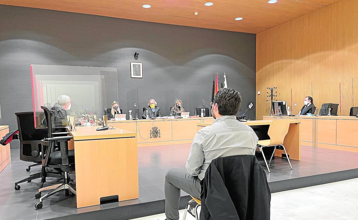 El acusado durante la vista oral. 
