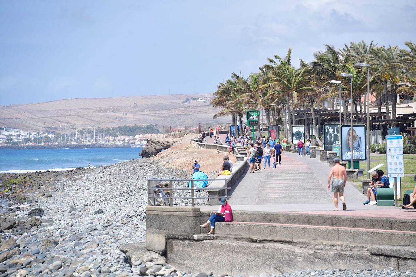 Fotos: El viento y el oleaje dejan a medio gas las playas del sur de Gran Canaria