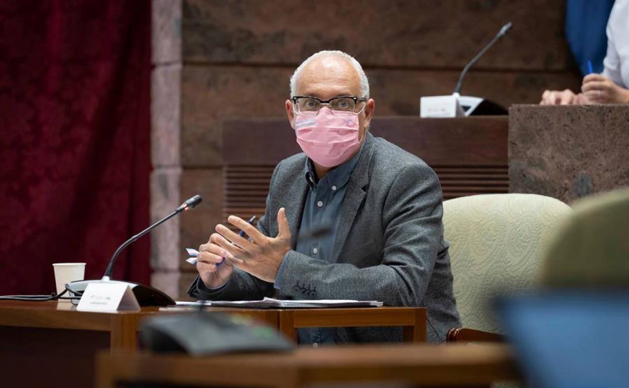 El director general de Diversidad del Gobierno canario, Víctor Manuel Ramírez