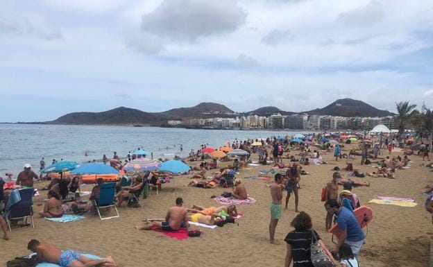 Las Canteras, este domingo. 