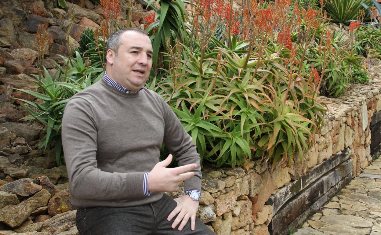 Imagen de Miguel Ángel Ramírez durante una entrevista realizada en 2011 en su vivienda de La Milagrosa. 