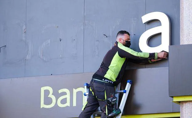 Bankia dejará de existir como banco tras publicar el BOE su salida del registro