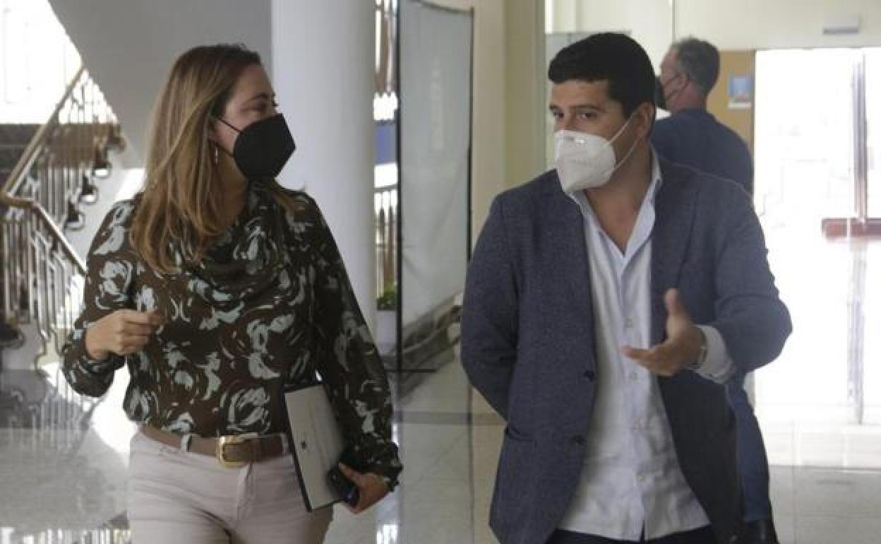 María Dolores Corujo y Agustín Fernández. 