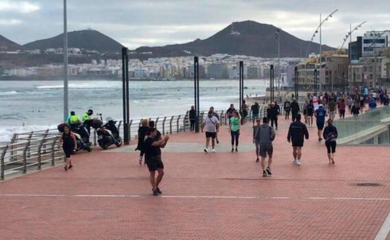 Imagen de archvio del paseo de Las Canteras. 