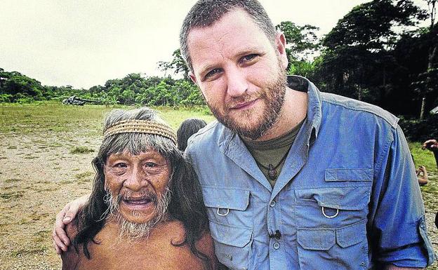 Compromiso. David Beriáin, durante un reportaje en la selva amazónica.