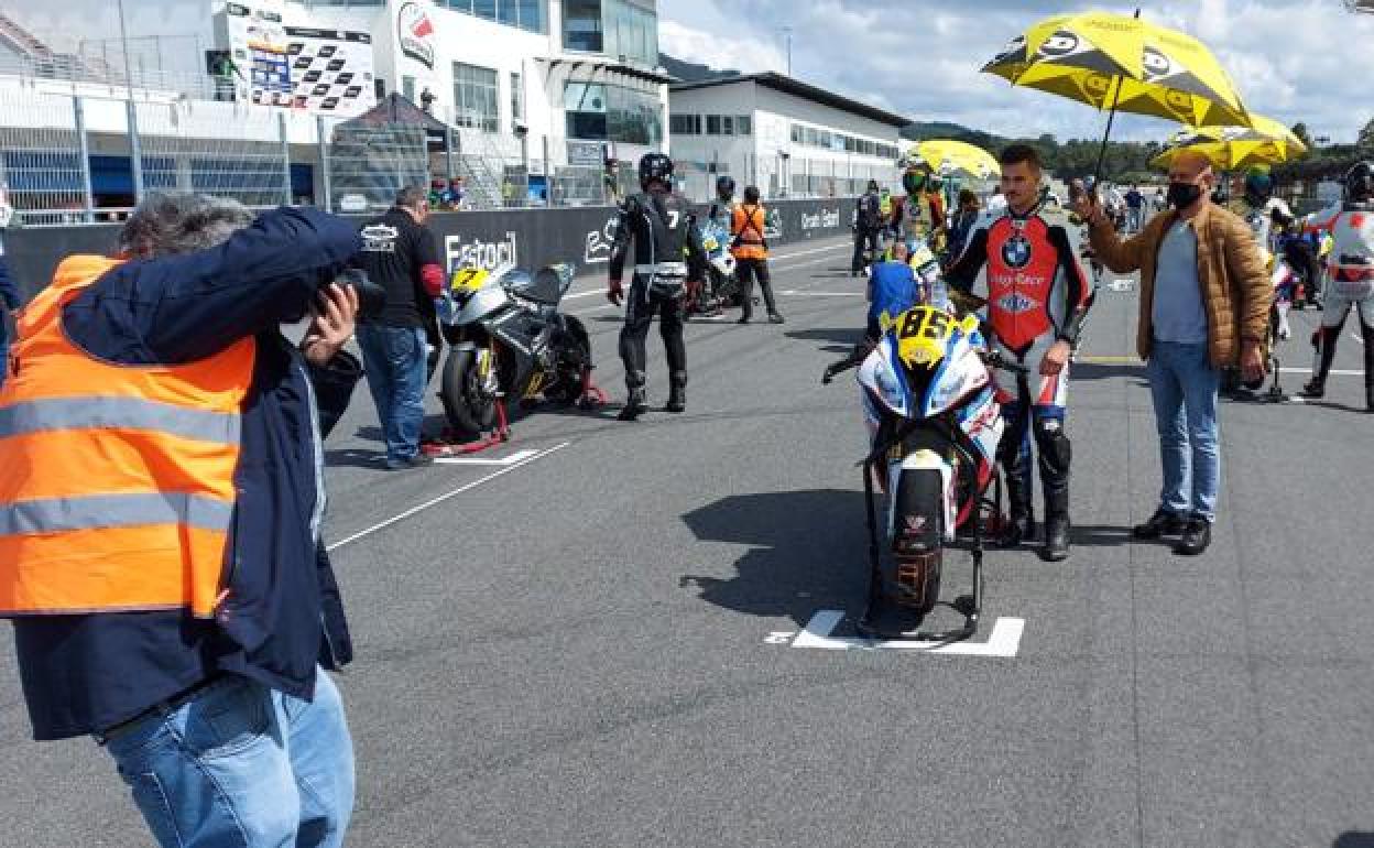 Abián, antes de tomar la salida en Estoril. 
