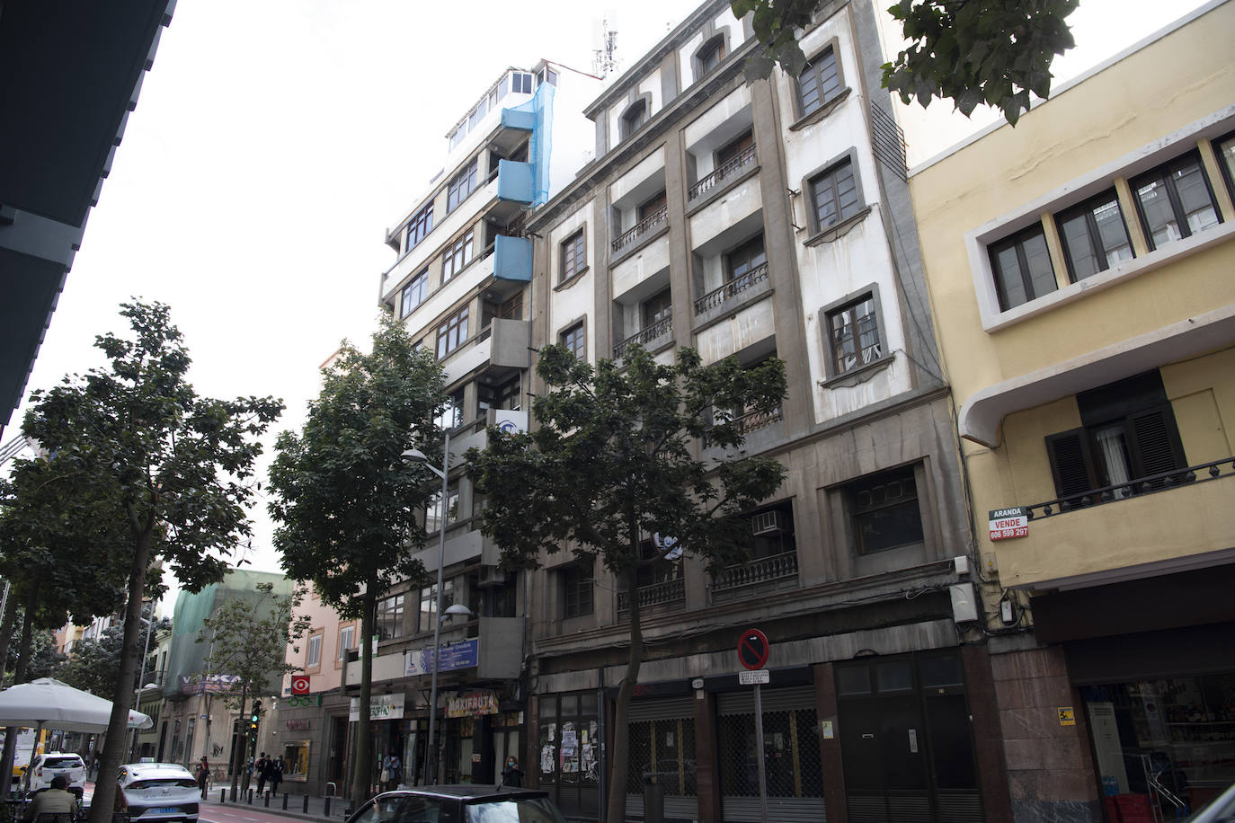 Edificio de la calle León y Castillo que el Cabildo quiere convertir en centro sociosanitario. 