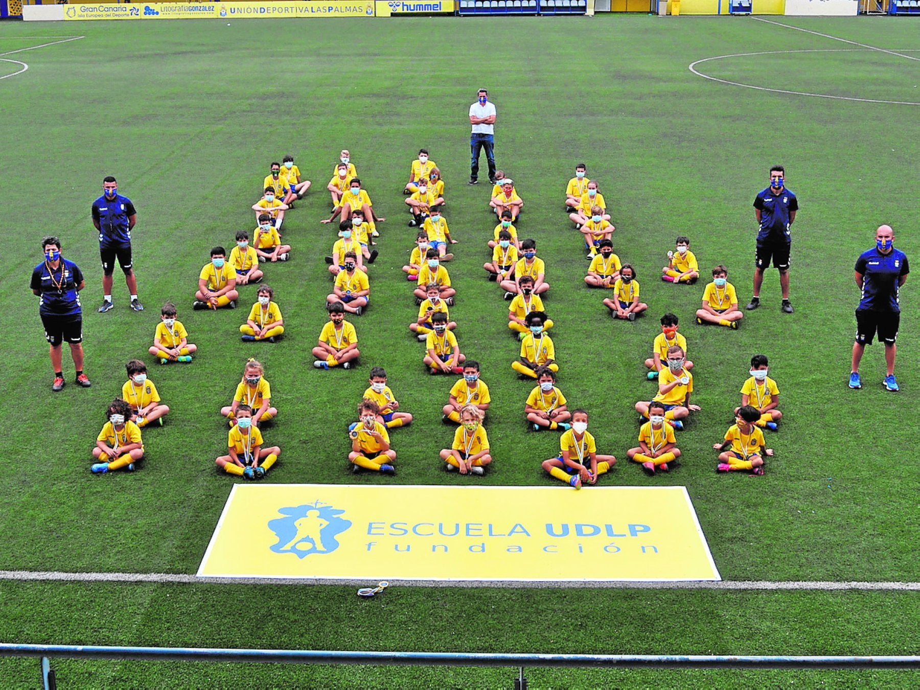 Alumnos y monitores, en una imagen de una edición anterior del campus de la UD. 